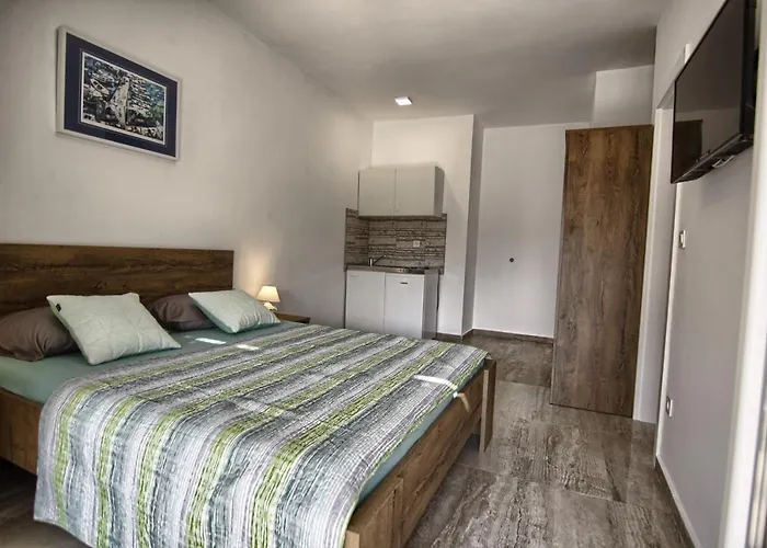 Dragica פאקוסטאן